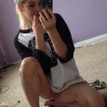 Fille infidèle plan cul dans le 30